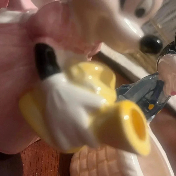 Vintage Mickey & Minni Mouse Ceramic Planter Set - Picture 8 of 11